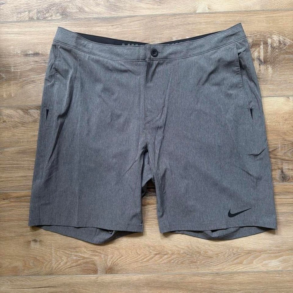 Nike Swim Men's Hybrid Shorts Grey Sz 38 Beach Summer Golf Performance Pockets
